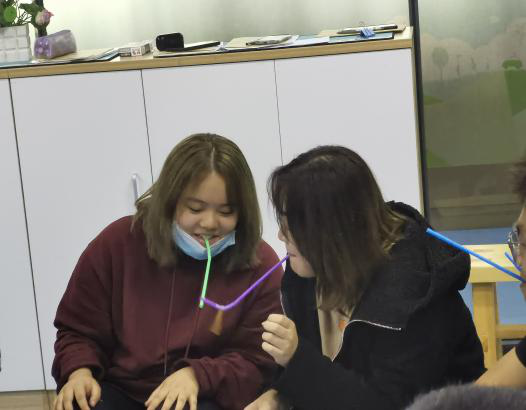 吸管游戏